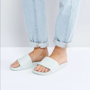 Adidas Adilette Slides